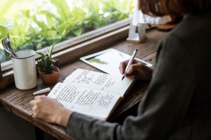 Read more about the article Embracing Change: A Therapeutic Approach to New Year’s Resolutions and Smart Goals